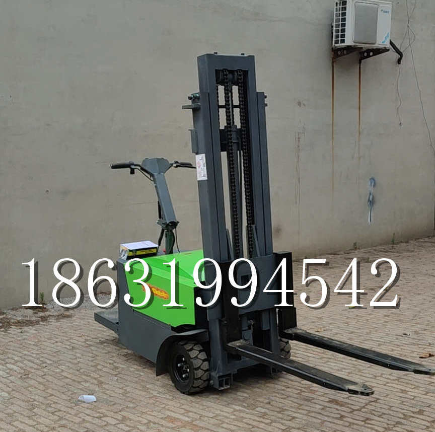 偃师市优程全电动叉车插腿式堆高车液压装卸车1.5吨升高小型站驾式铲车